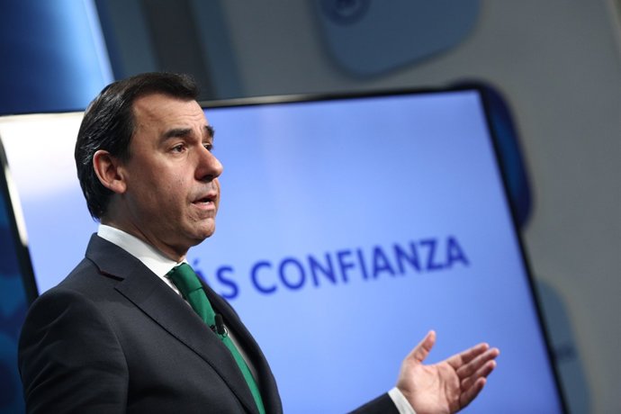 Fernando Martínez Maillo presenta laes línies bàsiques de la Ponència Política 