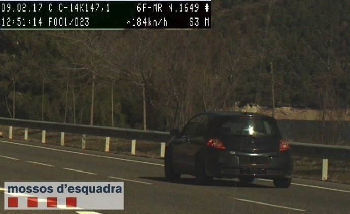 Vehicle circulant a 184 quilòmetres per hora a Peramola 