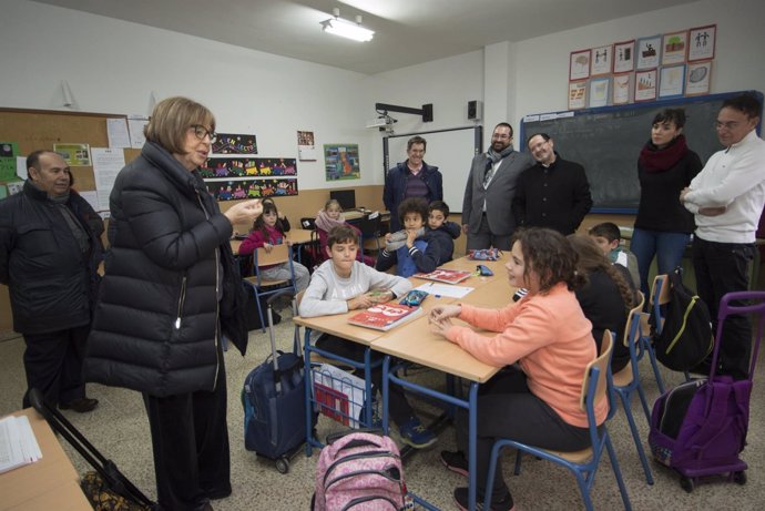 La consejera de Educación, Adelaida de la Calle, en el colegio Eugenia Montijo