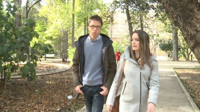 Íñigo Errejón junto a Àngela Ballester en Valencia