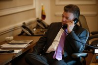 Primera conversación telefónica entre Santos y Trump