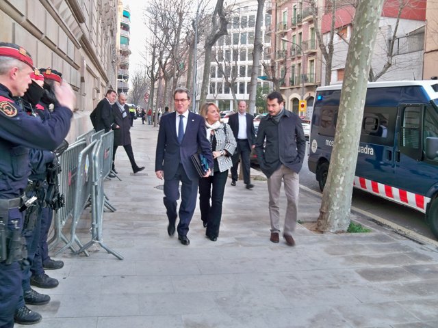 Artur Mas i Helena Rakosnik arriben al TSJC en l'últim dia de judici del 9N