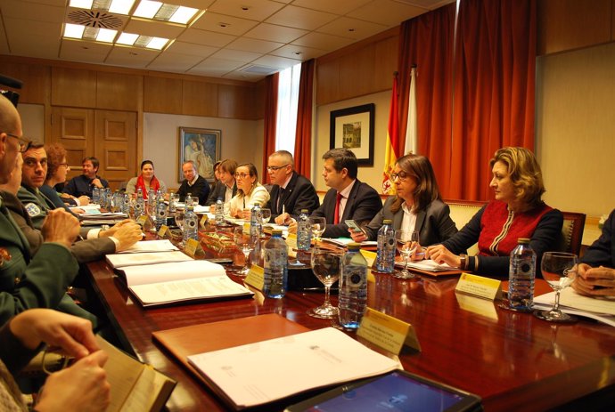 Reunión sobre seguridad vial en la Delegación del Gobierno en Galicia.