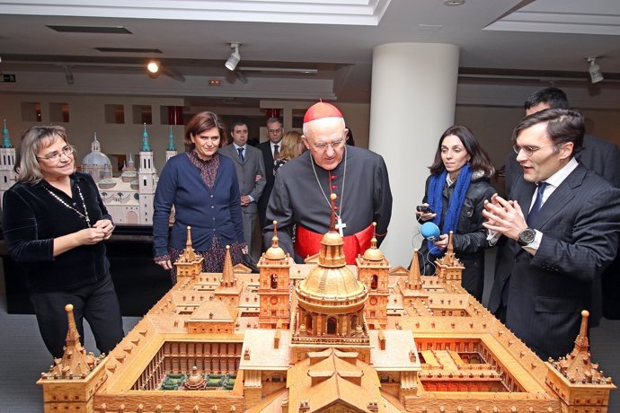 El cardenal Osoro en el Servicio Bibliográfico de la ONCE