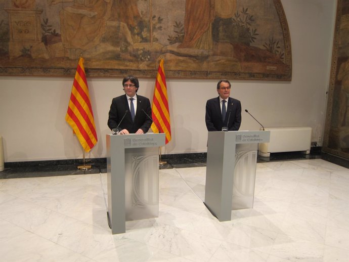 Carles Puigdemont (pte.De la Generalitat) Artur Mas (expte.)