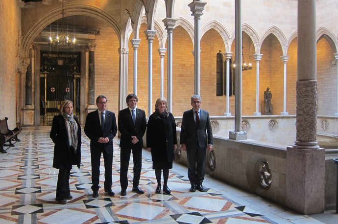 J.Ortega, l'expresident A.Mas, el president C.Puigdemont, I.Rigau, F.Homs