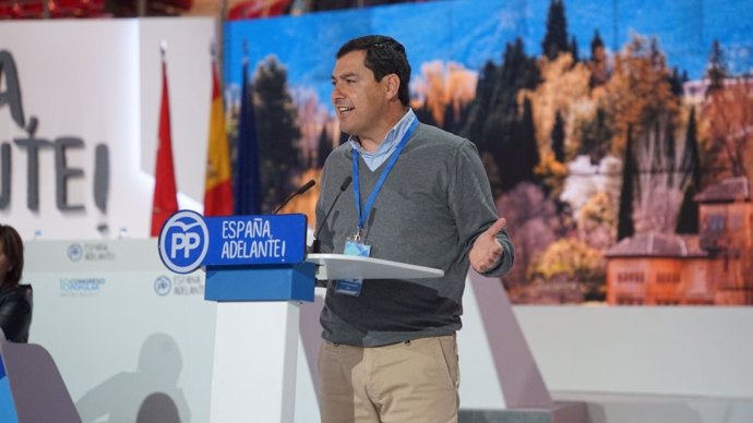 El presidente del PP-A, Juanma Moreno, en el Congreso del PP