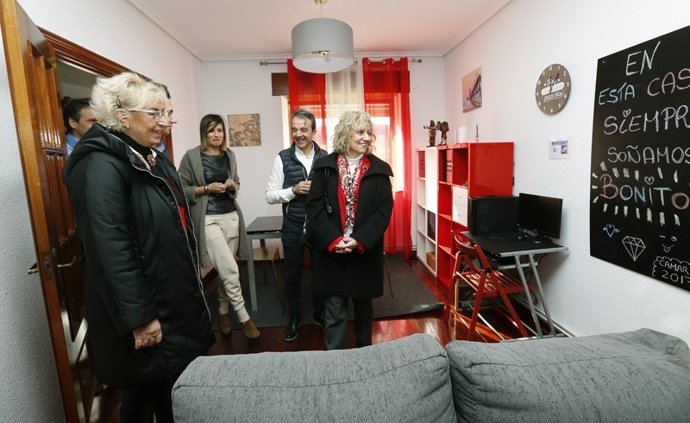 La vicepresidenta regional Eva Diaz Tezanos en una visita a Unidad de Menores