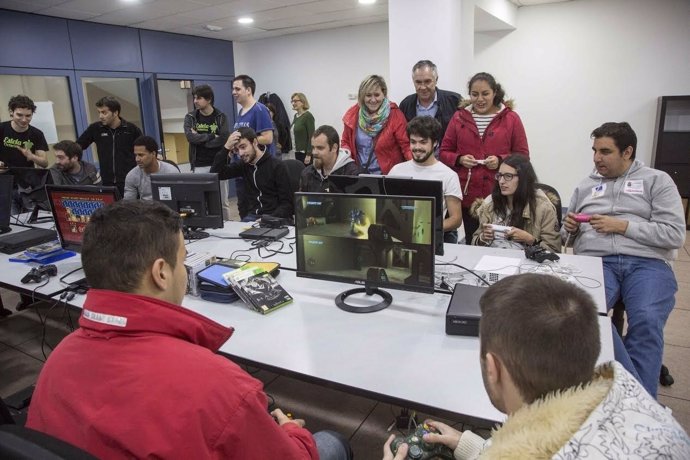 Programa anual de formación sobre videojuegos en Camargo