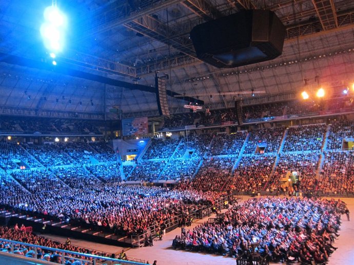 Concert a favor dels refugiats en el Palau Sant Jordi de Barcelona