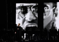 Vídeo: Adele canta Hello a lo grande y luego se equivoca durante su homenaje a George Michael en los Grammy