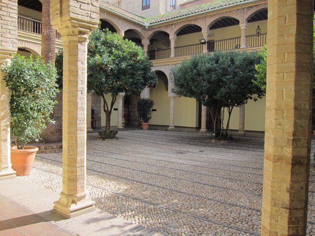 Patio principal del Palacio de Congresos de la calle Torrijos