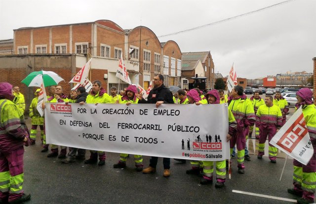 Concentración en los talleres de Renfe en Valladolid