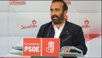 El PSOE pide a los tres extremeños en la dirección nacional del PP que aprovechen "para hacer algo por Extremadura"