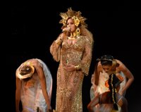 Vídeo de la épica actuación de Beyoncé en los Grammy