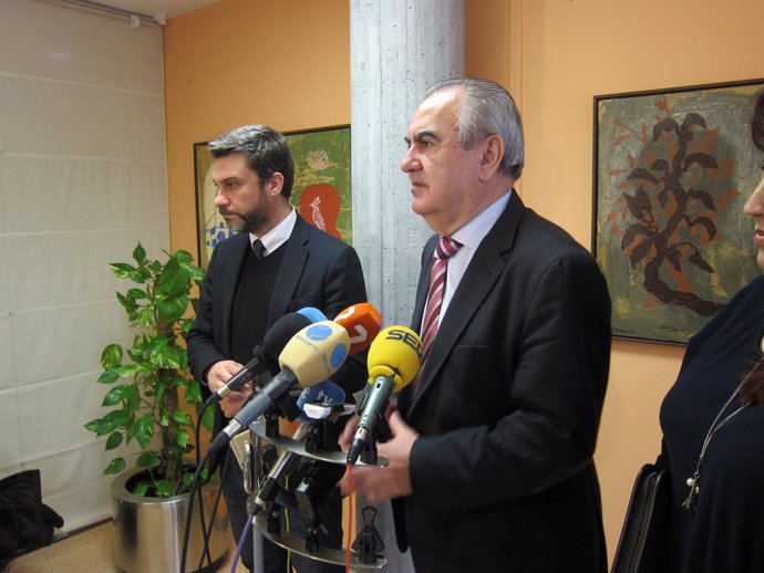                   Rafael González Tovar, Durante La Rueda De Prensa             