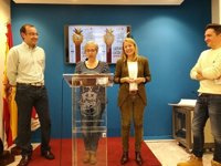 El carnaval de Cáceres espera reunir a más de 1.200 personas en el desfile y recuperar el aire festivo de los años 80