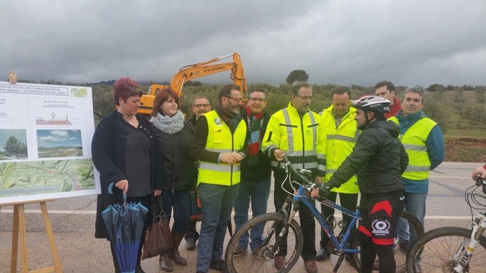 Visita a las obras de la vía ciclista entre La Puerta y Puente de Génave.