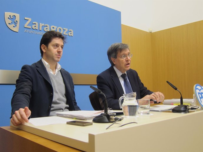 Contín y Senao, en rueda de prensa en el Ayuntamiento de Zaragoza