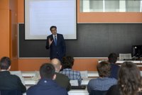 Unicaja muestra a alumnos de la Universidad Pablo de Olavide de Sevilla factores para impulsar la creación de empresas