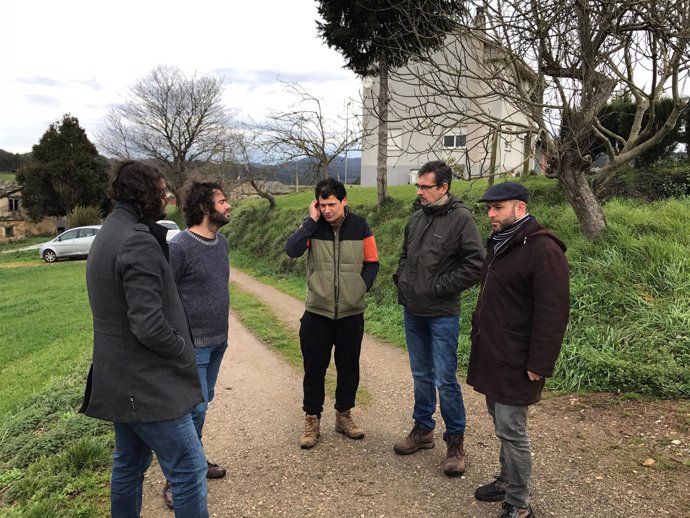 Miembros de En Marea visitan Mondoñedo y piden control de la plaga de la patata