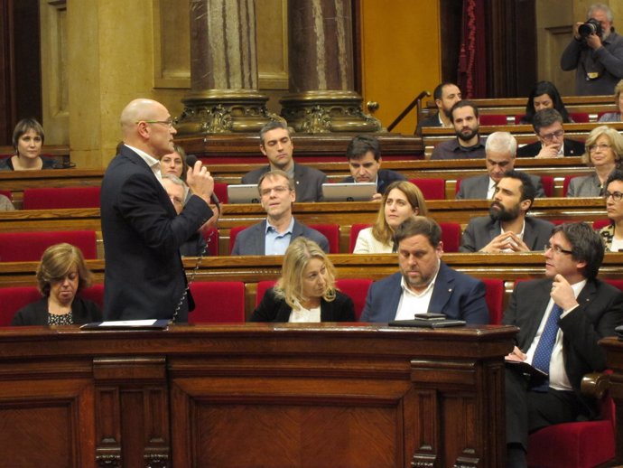 El conseller de Exteriores, Raül Romeva, en el pleno del Parlament