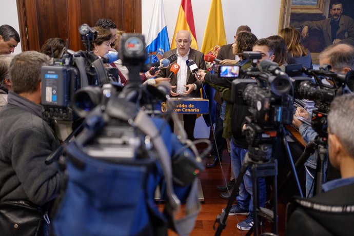 Rueda de prensa del presidente del Cabildo de Gran Canaria sobre la metroguagua