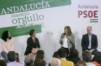 Susana Díaz pide al PSOE que se levante frente a un PP "que no cambia ni a Arenas" y ante los radicales