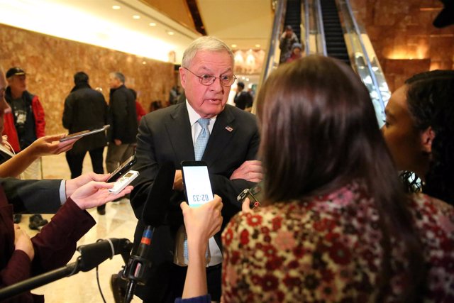 FILE PHOTO: Retired Lieutenant General Keith Kellogg speaks to the media in the 