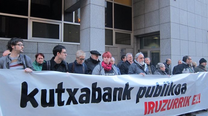 Concentración de sindicatos ante los juzgados de Bilbao