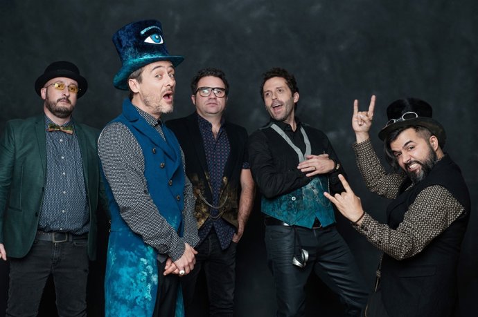 LOVE OF LESBIAN