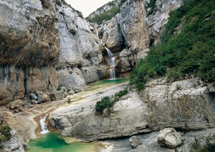 Saltador de las Lañas en el Parque Natural de la Sierra y los Cañones de Guara.