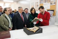 El IAPH restaura dos libros de Reglas de la Hermandad de la Macarena de Sevilla