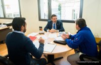 Exponen al alcalde de Cartagena un sistema para rehabilitar a los agresores de violencia de género con un 80% eficacia