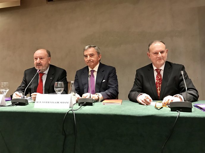 Mariano Gomà (SCC), Javier Vega de Seoane (C. D'Empresaris) i F. Brunet