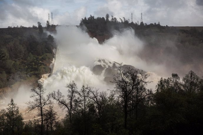 The area of erosion on the lower half of the Oroville Dam spillway is seen after