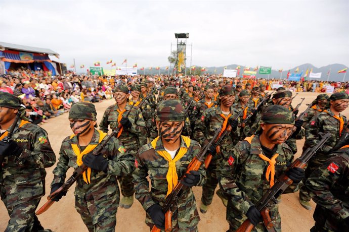 Soldados birmanos