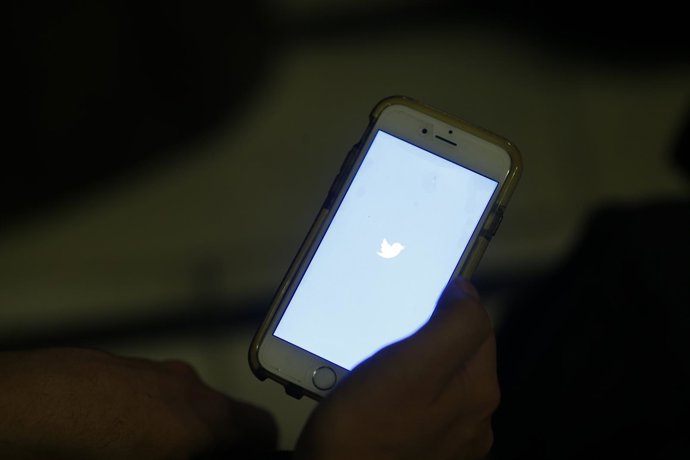 Iphone, smartphone, móvil, móviles, Twitter, redes sociales