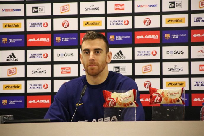Víctor Claver atén els mitjans