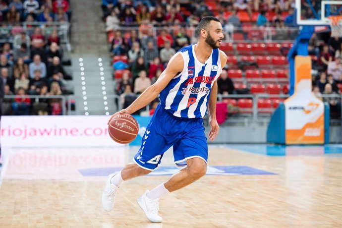 Adam Hanga (Baskonia)