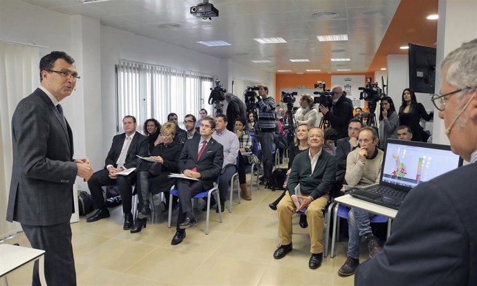 El alcalde en la presentación de los datos