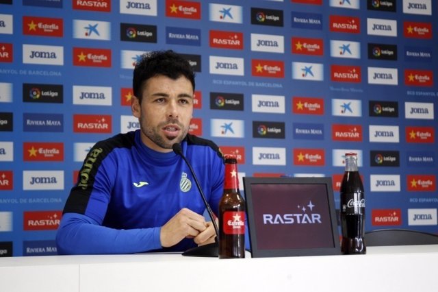 Javi Fuego, jugador del RCD Espanyol en rueda de prensa