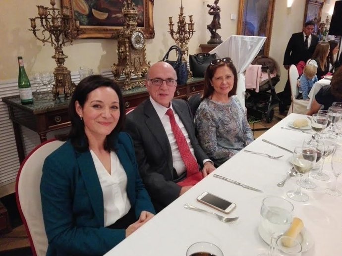 Crespín (izda.) y Roldán, durante el homenaje
