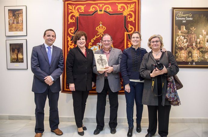 La Semana Santa de Almería, en las paredes de la Galería Alfareros.