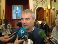 Fragoso tacha de "broma" el anuncio del PSOE de Badajoz sobre una moción de censura y se muestra "muy tranquilo"