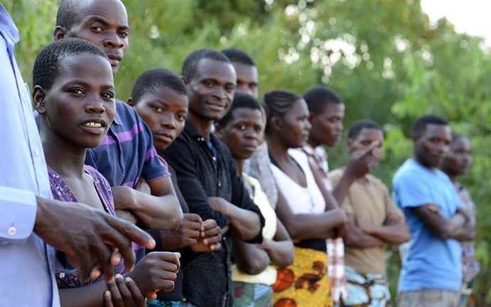 Jóvenes malauíes hacen campaña a favor de la reforma Constitucional.