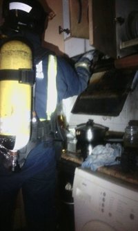 Bomberos del CEIS apagan incendio en una vivienda de Mazarrón