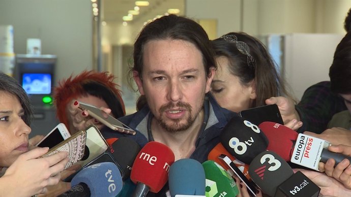 Iglesias quiere a Errejón "en la primera línea"