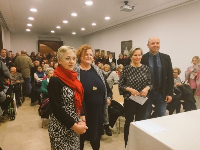 Mateu en una exposición en el Museo de Mallorca