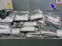 Requisadas 241 camisetas falsificadas del Athletic en el aeropuerto de Bilbao